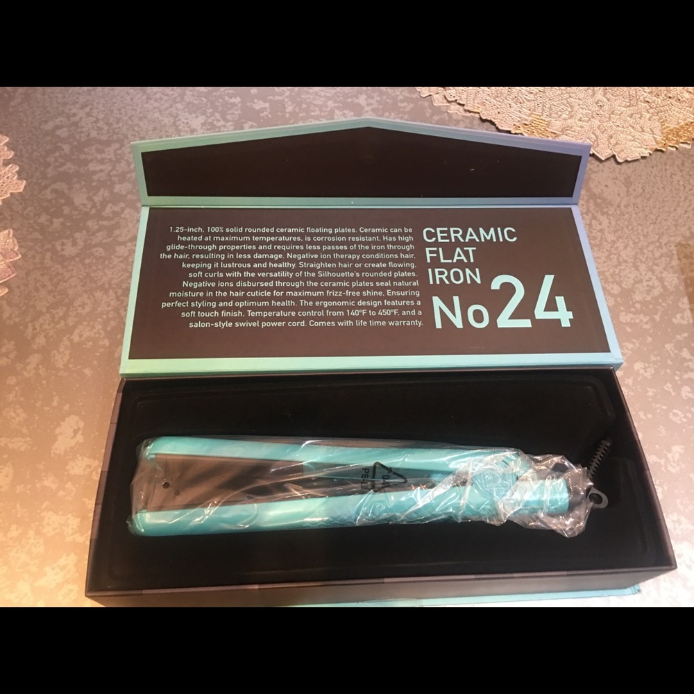 New. Ceramic Flat Iron - SHE by Beyond The Beauty